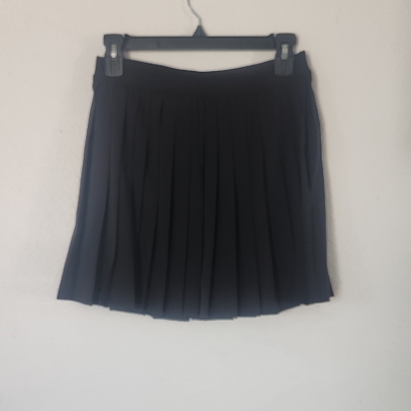 lululemon athletica Black Skater Skirt - Picture 2 of 9